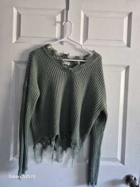 (L)Distressed V-Neck Knit Sweater - Sage Green